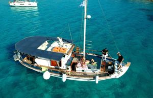 full-day-traditional-boat-cruise-with-lunch-sifnos-cyclades